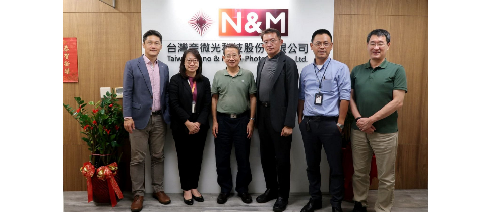 專案啟動會議長官合影。由左至右:NTT DATA台灣大中華區雲計算事業群總經理林哲瑩、Oracle NetSuite台灣區總經理林婉玲、台灣奈微光技術長林清富、董事長邱俊榮、執行長張坤昱、營運副總陳俊雄。