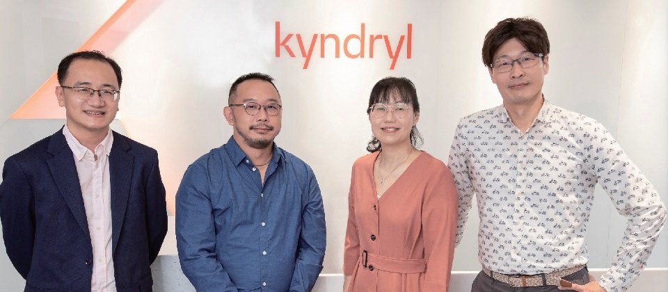 (左起)Kyndryl 勤達睿資訊技術經理蔡逸寬、Kyndryl 勤達睿資訊技術經理徐文俊、Kyndryl 勤達睿企業核心雲部門經理譚珮娟、Kyndryl 勤達睿資訊技術經理李滎澤