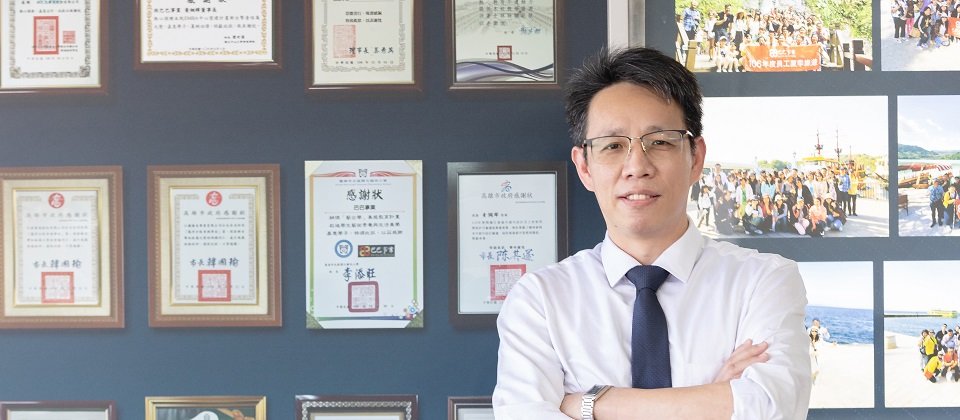 在企業運行過程,IT 像是一個心臟,是不容許停頓的核心,只要一出問題,必定衝擊整個企業營運。所幸我們選用NetApp 解決方案,讓災難還原時間從數天驟減到數秒,使IT 不再提心吊膽,更確保公司持續平順 運作,此事極為重要。― 欣巴巴事業管理部資訊課副主任 高振益