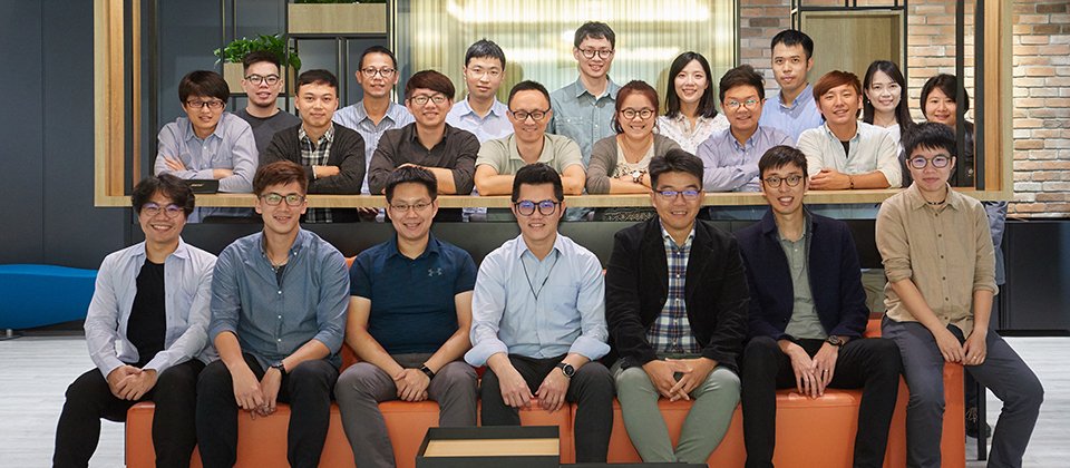 國泰金控數位數據暨科技發展中心在工作環境、流程與人才創新展現開創力,並落實在工程師的職涯發展上,鼓勵有橫向與 縱向的多元發展。