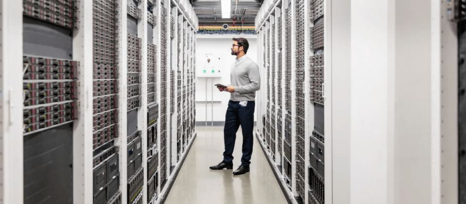 HPE Aruba Networking CX 10000系列交換器協助企業打造高效安全的自動化網路。