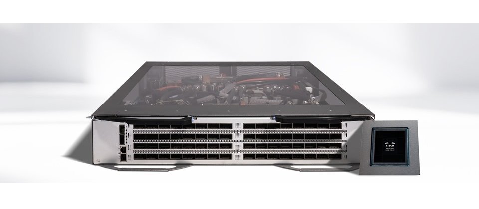 最新搭載G300晶片的思科N9000及8000系統,配合先進光學技術與管理升級,為AI網路建構者帶來超大規模的效能、可靠性和效率