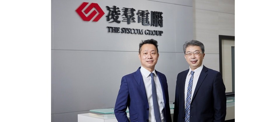 (右起)凌羣電腦市場暨產品行銷事業群 李振寰副總經理及 HPE 經銷夥伴暨成長企業事業處 邢啟文副總經理