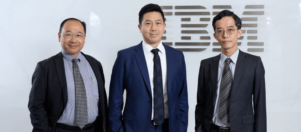 (左)台灣IBM資訊安全業務總監吳正本(中)台灣IBM科技事業部軟體事業群總經理廖俊榮(右)凱信資訊總經理林文泰