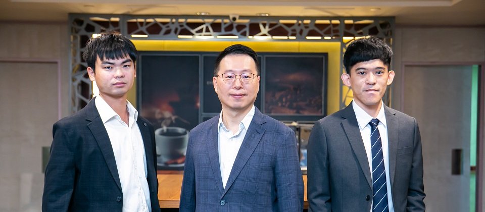 果核數位軟體開發安全部副理蔡龍佑、OpenText台灣分公司應用程式交付管理資深技術顧問李建宏與果核數位軟體開發安全部資安顧問林秉正