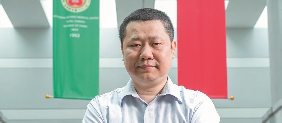 「資安沒有 100%,唯有不斷墊高駭客攻擊的成本,才能獲 得相對性的安全」三軍總醫院資訊組系統工程組組長 林靖