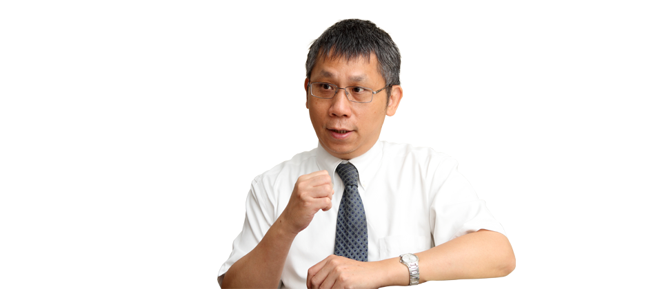 行政院衛生署資訊中心主任許明暉:曾擔任萬芳醫院醫療資訊副院長、資訊室主任、神經外科主治醫師等職,現任行政院衛生署資訊中心主任。