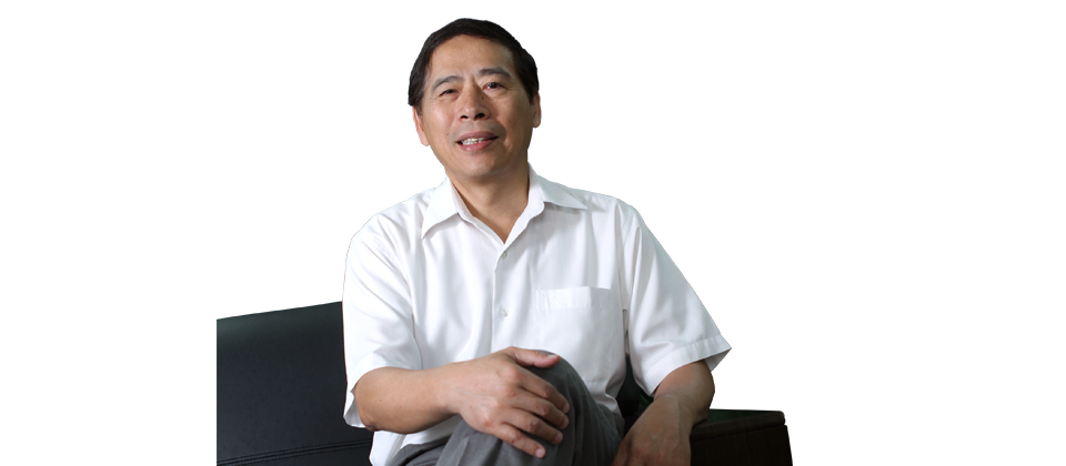 臺北市政府資訊處處長張家生:曾在軍中任職,2000年6月退伍,先後擔任國泰人壽資訊長、國泰金控資訊長等職,2007年接任臺北市政府資訊處處長。