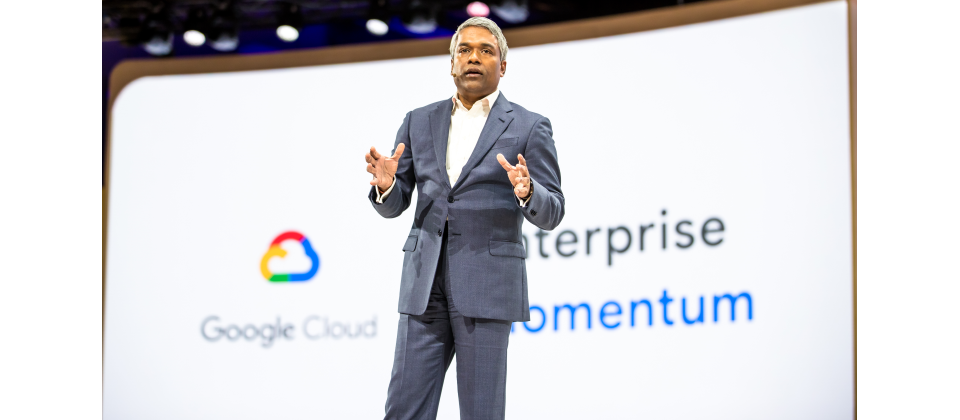 據CNBC報導,Google雲端執行長Thomas Kurian(上圖)向員工宣布替換工程部門主管,以加速發展業務。(圖片來源/Google)
