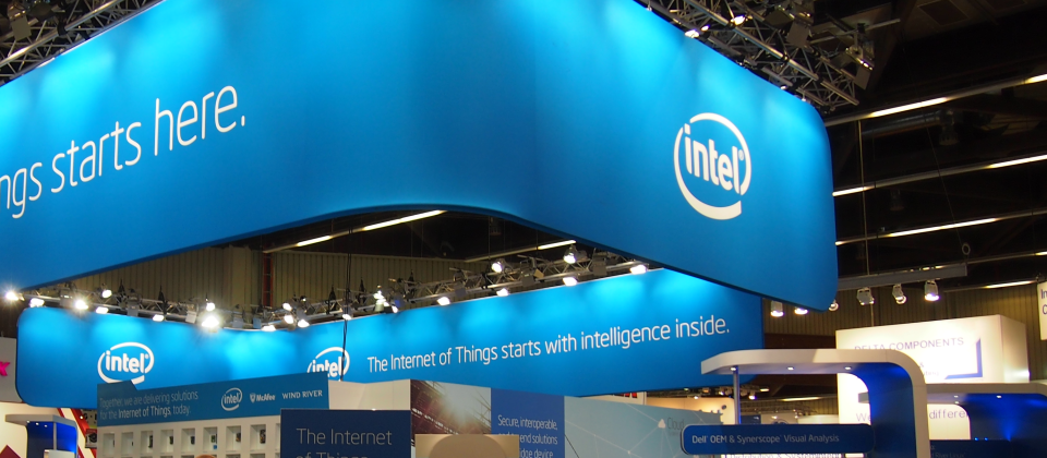 示意圖,Photo by Ordercrazy on https://upload.wikimedia.org/wikipedia/commons/d/d1/Embedded_World_2014_Intel_Booth.jpg (CC0 1.0)