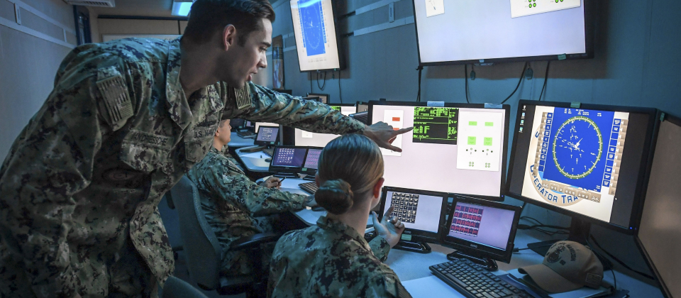 情境示意圖,Photo By: Navy Petty Officer 2nd Class Joseph Millar(https://www.defense.gov/observe/photo-gallery/igphoto/2002233302/)