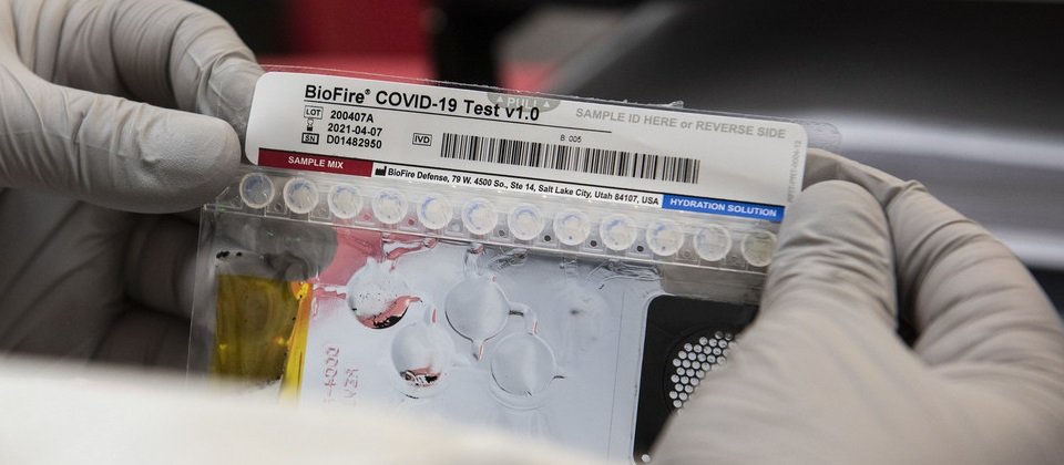 Photo By:Ilka Cole on <Eglin Lab Begins In-House COVID-19 Testing>,https://www.defense.gov/Explore/Features/Story/Article/2184397/eglin-lab-begins-in-house-covid-19-testing/source/GovDelivery/