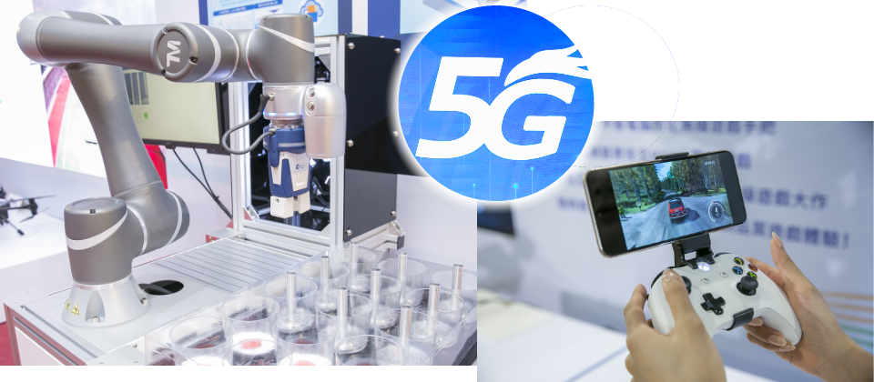 中華電信5G應用展示:智慧製造(圖左),結合5G通訊和AI,機械手臂將產品移至攝影機下,利用5G網路回傳高畫質影像,在雲端靠AI檢測判斷是否有瑕玼,判斷結果再由5G回傳到機械手臂,將瑕玼品挑出至NG區。 (圖右)利用5G高速傳輸提供娛樂應用,例如結合5G網路及雲端遊戲平臺,就能在手機上玩4K遊戲。(攝影/洪政偉)