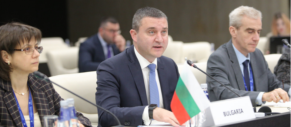 保加利亞財政部長Vladislav Goranov(圖中)出面坦承國稅局內部有3%的資料庫被入侵,導致數百萬民眾的報稅資料外洩。(圖片來源/保加利亞政府,2018年檔案照,https://www.minfin.bg/en/gallery/297)