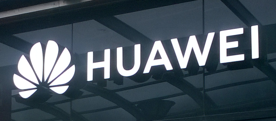 Photo by Donald Trung Quoc Don (CC BY-SA 4.0) https://commons.wikimedia.org/wiki/File:T-Mobile_%26_Huawei,_Rotterdam_(2018)_02.jpg