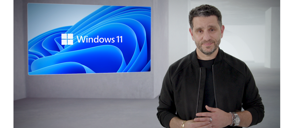 2年前,微軟信誓旦旦的說不會再推出新版Windows,沒想到現在發表了Windows 11。「疫情讓微軟重新聚焦Windows」微軟首席產品長 Panos Panay在產品發表會上,點出了微軟產品策略轉向的關鍵。(圖片來源/微軟)