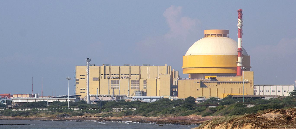 Kudankulam Nuclear Power Plant,Photo by indiawaterportal.org on shorturl.at/wEIN5 ,CC BY-SA 2.0