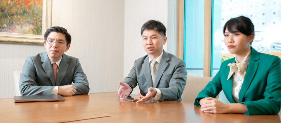 圖中由左到右分別為,玉山銀行智能金融處主任工程師陳建安、玉山銀行智能金融處資深副總工程師林鉦育,和玉山銀行智能金融處主任工程師徐銘霞。 (攝影/洪政偉)