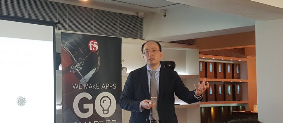 F5 Networks資深技術顧問許力仁表示,除了傳統的WAF功能外,新版WAF更主打四大防護新功能,包括了Bot偵測和防護、防止帳密濫用的憑證填充攻擊(credential stuffing)、更智慧化的應用層DDoS攻擊偵測防禦,以及API保護。