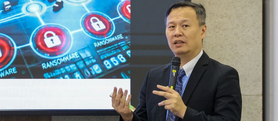 衛福部資訊處長李建璋表示,CrazyHunter攻擊事件後,提高國內醫療院所各方面的資安意識及作為,衛福部除了列為關鍵設施的大型醫療院所,也將爭取經費建立區域型的H-SOC,讓中小型醫療院所也能加入資安監測、建立聯防機制。