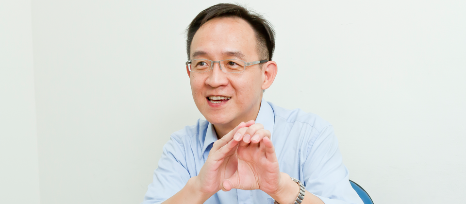 曾協助臺灣多家半導體廠建置Hadoop 平臺的亦思科技系統發展處處長江孟峰表示,臺灣半導體產業開始導入Hadoop工具,是要解決大量資料儲存及運算問題,因為要具有能儲存大量機臺資料與在短時間能從龐大資料找出查詢條件資料的能力,才能拿來分析應用。