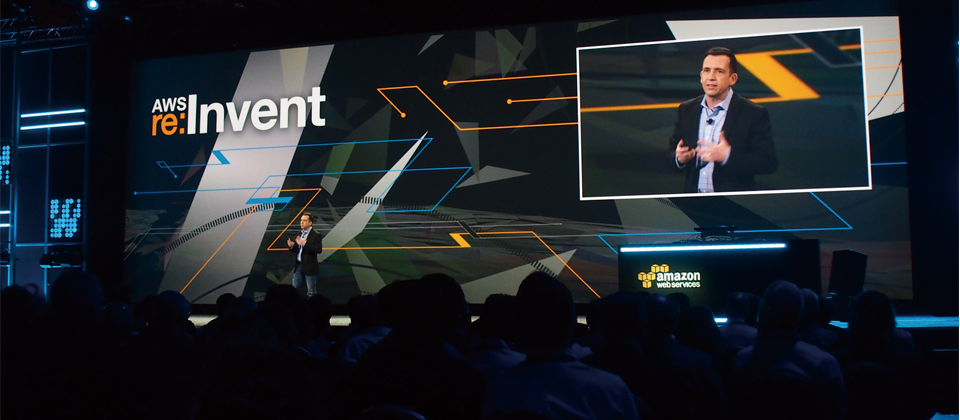 IT廠商紛紛擁抱Docker,不論是VMware的VMworld大會或是Amazon的re:Invent大會,都邀來Docker執行長Ben Golub擔任神秘嘉賓,並宣布大力支援Docker,會中只要是跟Docker相關的演講都是場場爆滿還搶破頭。