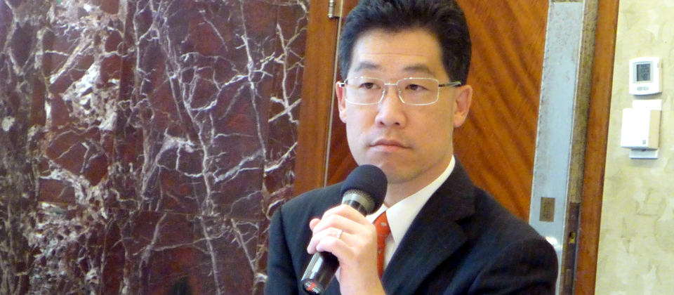 日本內閣府與總理大臣安倍晉三特別顧問William Saito表示,透過提升資安專責機構的組織層級,加上立法鼓勵各部會通報資安事件,將有助於日本提升面對網路資安的應變能力。(圖片來源/iThome)
