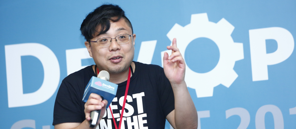 日本雅虎敏捷教練伊藤宏幸表示,DevOps必須以IT自動化以及持續整合(CI)、持續部署(CD)為基礎,來優化程式開發、測試、系統維運等所有程序。(圖片來源/iThome)