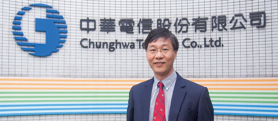 中華電信資安處處長洪進福表示,因為各界非常關切2月7日券商遭到DDoS攻擊事件,他們也在董事長一聲令下,臨時成立資安緊急應變中心,並納入12個核心決策成員,快速因應攻擊並和客戶取得聯繫。