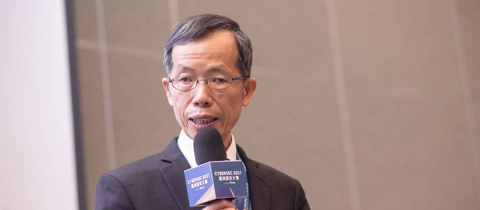 新任數位發展部資安署署長蔡福隆於今日(2月6日)正式上任,他接受iThome專訪時也坦言上任後立即面對的六大挑戰,並強調會與各界的利害關係人積極對話溝通,促進互信,並打造可信賴的資安環境。