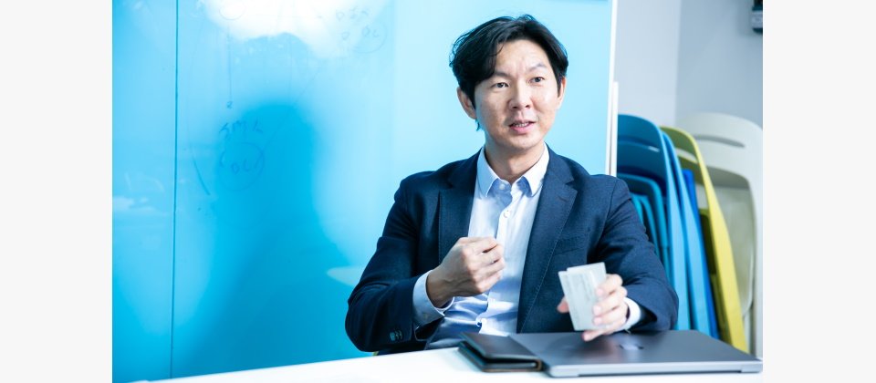 Gogolook共同創辦人暨執行長郭建甫強調,當知識變成一種公共基礎設施(Utility)後,如何在這些知識之上,創造你的應用,變得更重要。(攝影/洪政偉)