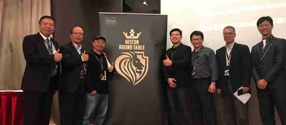 HITCON Pacific首度舉辦資安圓桌高峰會,邀請勤業眾信風險諮詢服務副總經理舒世明(左1)、臺灣科技大學資管系特聘教授吳宗成(左2)、臺灣駭客協會理事長徐千洋(左3)、富邦金控資深副總經理李相臣(右2)以及行政院資安處處長簡宏偉(右3)等五位專家,與現場企業用戶對談交流。