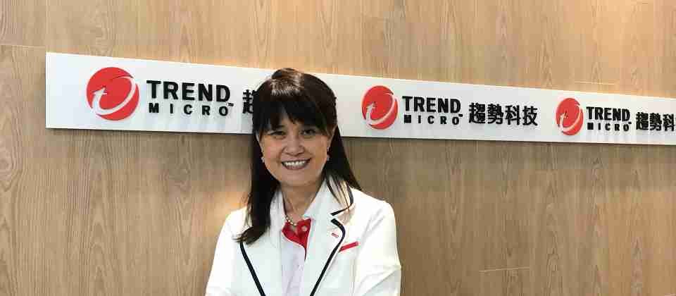 趨勢科技執行長陳怡樺回臺接受記者訪問時表示,該公司Mac系列產品原先基於保護使用者,蒐集保留瀏覽資訊的作法,未來會全權交由使用者決定。
