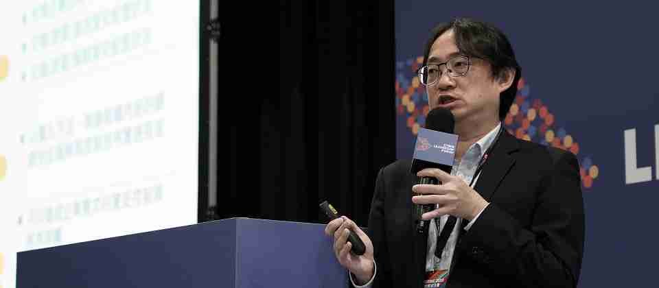 KPMG安侯數位智能風險董事總經理謝昀澤表示,首度對外公布的企業網路曝險大調查,抽樣臺灣50家大型企業,想要證明具有資源的大公司,是否會願意多投入一點在資安項目上,結果發現,高科技業對於資安投入最少,面對的網路風險最高。
