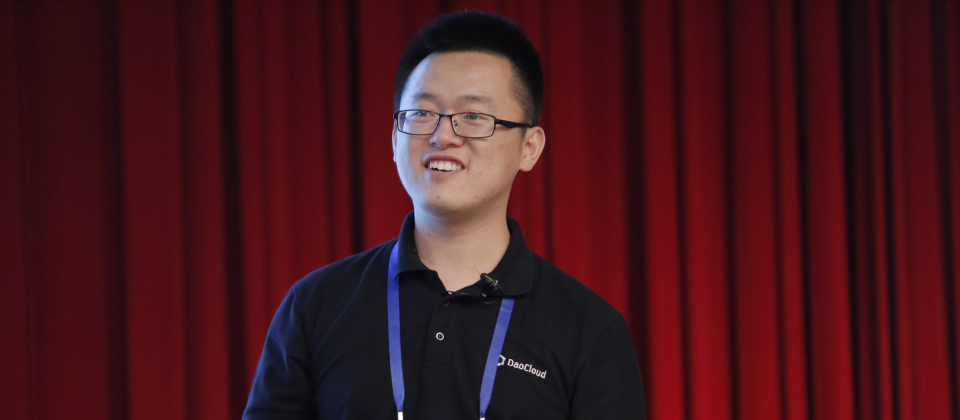 Docker Swarm核心維護者孫宏亮表示,Docker並不為安全而生,其價值並非與虛擬機器一拼安全性,而是以滿足資源及流程標準化、易用性,以及表現極好效能的前提,將安全性提升到最好。