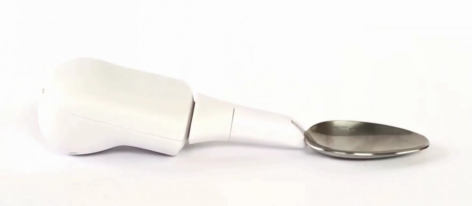 Lift Labs目前主要銷售的產品為結合一個穩定器與一支特製湯匙的Liftware System,該系統可以幫助顫斗症患者自己進食。