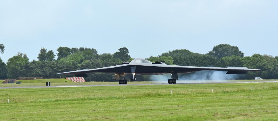 美國軍方的B-2隱形轟炸機示意圖,Photo By Tech. Sgt. Miguel Lara III,DoD