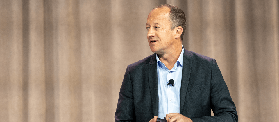 Broadcom亞太與日本區總裁Sylvain Cazard日前來臺,對臺灣企業說明VMware產品的下一波方向。