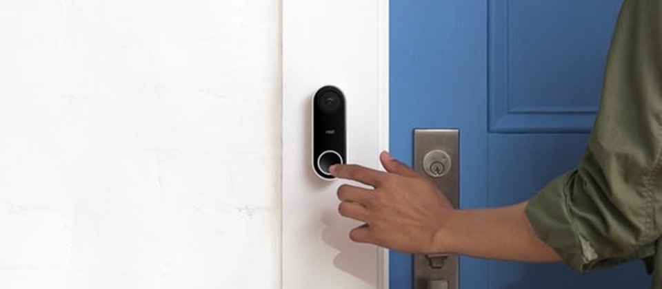 Nest Hello支援Android和iPhone手機。有人造訪時,Nest門鈴就會透過App通知屋主,讓屋主可以知道訪客是誰,而且可以對談。