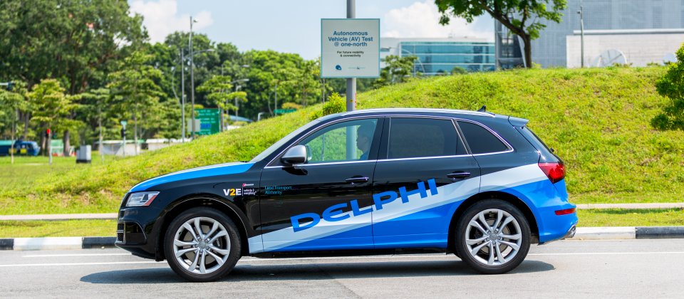 新加坡與Delphi合作測試的自動駕駛車,以計程車的模式提供載客服務,民眾可以手機App叫車搭乘。