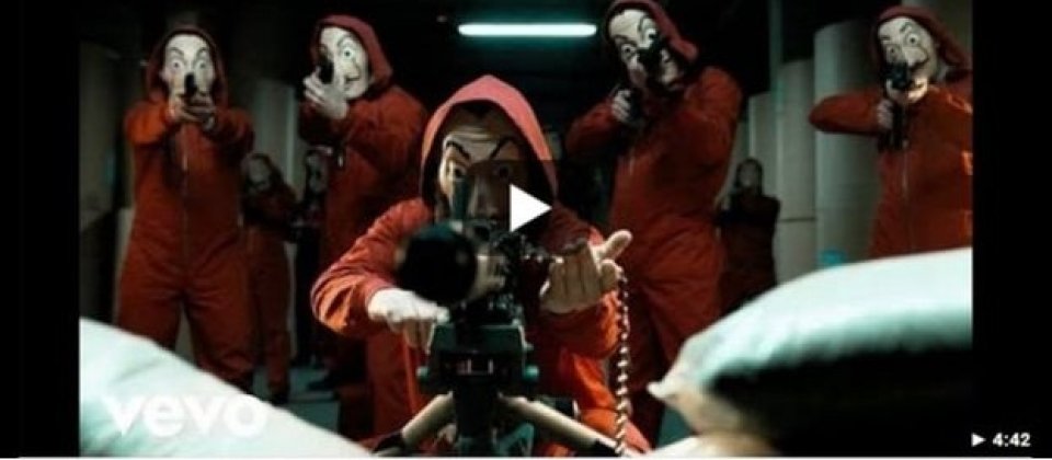 全球超過50億次播放的洗腦神曲Despacito一度被換為5名臉戴面具持槍的紅衣人。