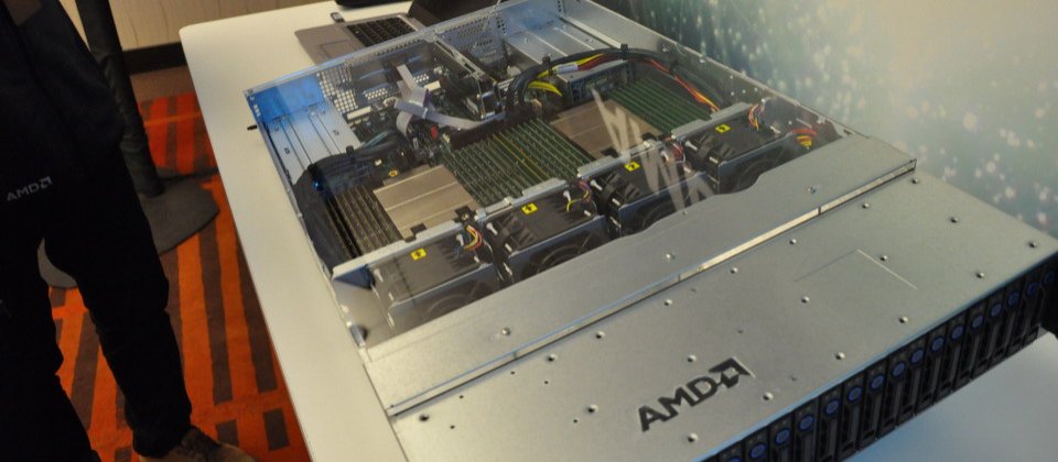 AMD採用新處理器技術推出的Naples,是AMD以全新Zen運算架構打造的首款64位元x86伺服器處理器,具備有更多的核心數、更高處理效能,甚至在單個時脈所能執行的指令數量上,還高出Piledriver(Bulldozer增強版)架構處理器將近50%,代表每顆CPU核心執行速度將變更快。