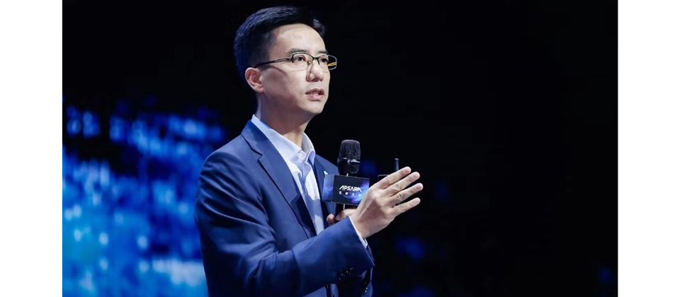 螞蟻金服集團總裁胡曉明在雲棲大會上,揭露螞蟻金服發展金融科技創新的5項關鍵「技數力」。(圖片來源/螞蟻金服)