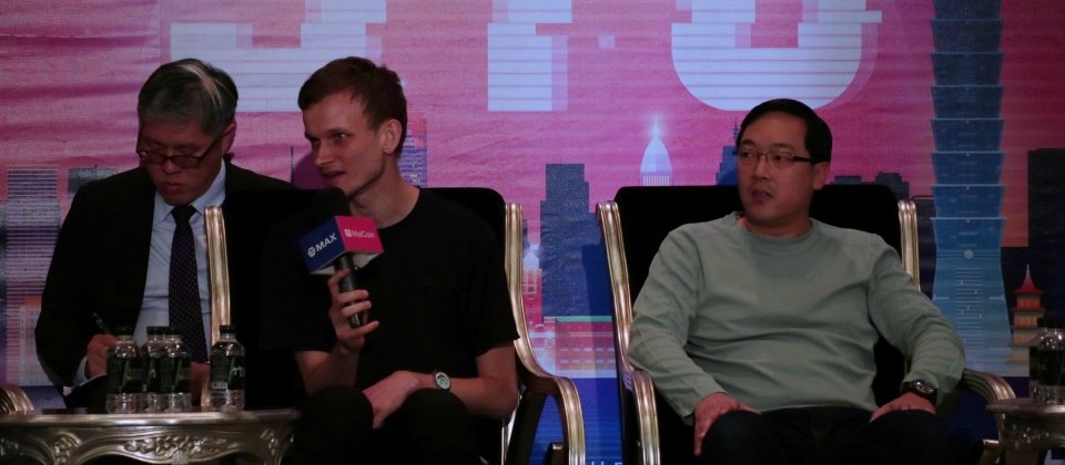 以太坊創辦人Vitalik Buterin (左)與萊特幣創辦人Charlie Lee(右)。