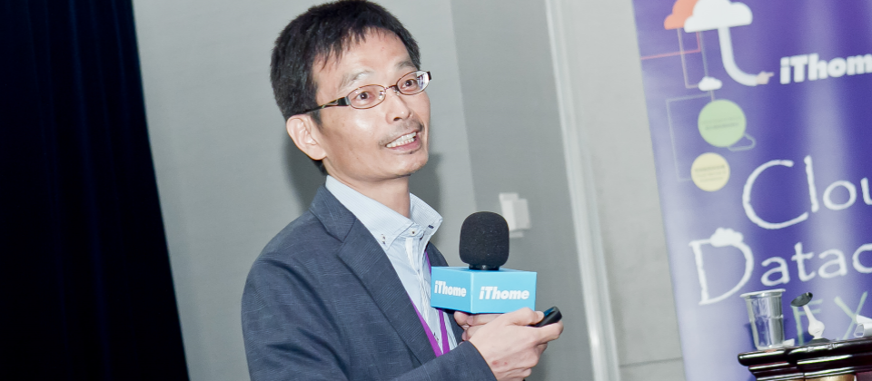 佳世達智能方案研發中心資深處長翁建森表示,CMS Dongle不只能讓顯示器變成多媒體Kiosk,同時也是店鋪的IoT資訊中樞。