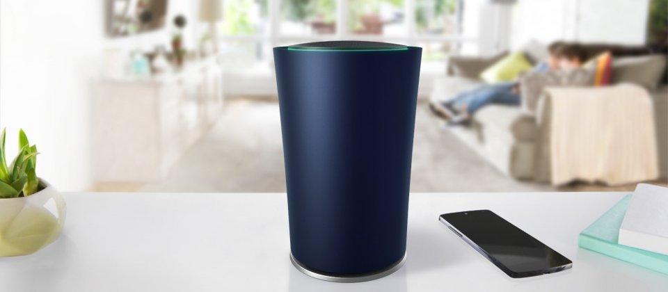 Google去年與華碩、TPLink合作推出智慧家庭裝置Wi-Fi路由器OnHub(如圖),傳出今年10月4日將推出自有品牌Google Wifi,可串接多台產品的Wi-Fi網路。