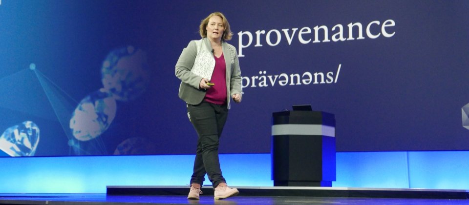 英國Everledger利用IBM提供的區塊鏈服務,做到全球鑽石溯源記錄與驗證,其創辦人Leanne Kemp分享他們的成功案例