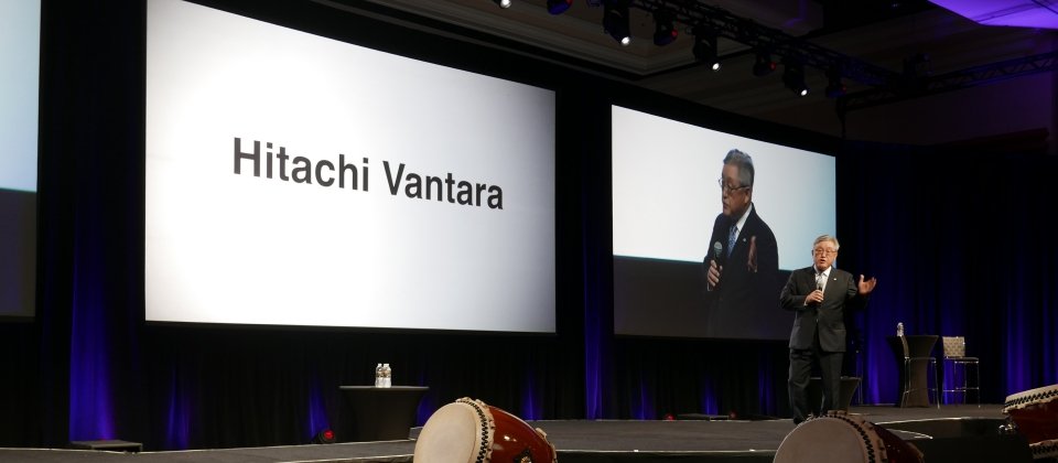 日立公司總裁兼執行長Toshiaki Higashihara親自在大會上宣布,成立全新的子公司Hitachi Vantara,原本的HDS也被整合在其中。Vantara要幫助企業數位轉型,同時印證了日立在角色定位上,已不是純儲存廠商
