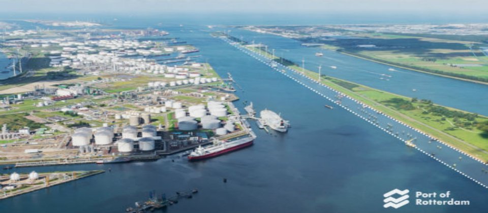 鹿特丹港為歐洲第一大海港，也是亞洲貨物航運到歐洲的重要轉運站。面對日益漸增的需求，鹿特丹港聯手IBM力求數位轉型，成為全球最智慧的港口。