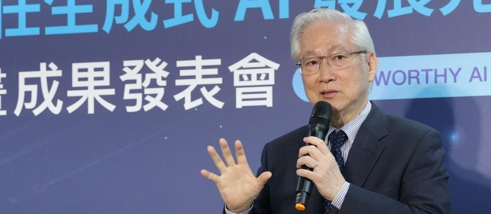 國科會主委吳政忠揭示TAIDE計畫已打造並公開釋出具有臺灣本地文化特色的模型,過去一年多更與產學研合作,驗證TAIDE模型的可用性及多樣性。